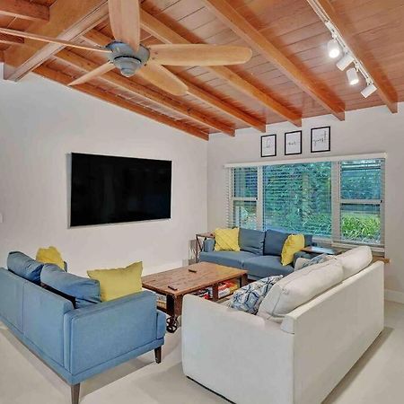 Rare Hidden Getaway Heated Pool 1.5 acres! Sleeps 16 Villa Fort Lauderdale Buitenkant foto