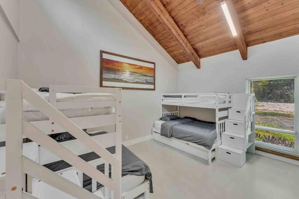 Rare Hidden Getaway Heated Pool 1.5 acres! Sleeps 16 Villa Fort Lauderdale Buitenkant foto