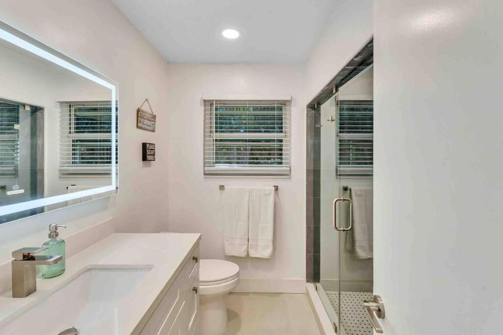 Rare Hidden Getaway Heated Pool 1.5 acres! Sleeps 16 Villa Fort Lauderdale Buitenkant foto