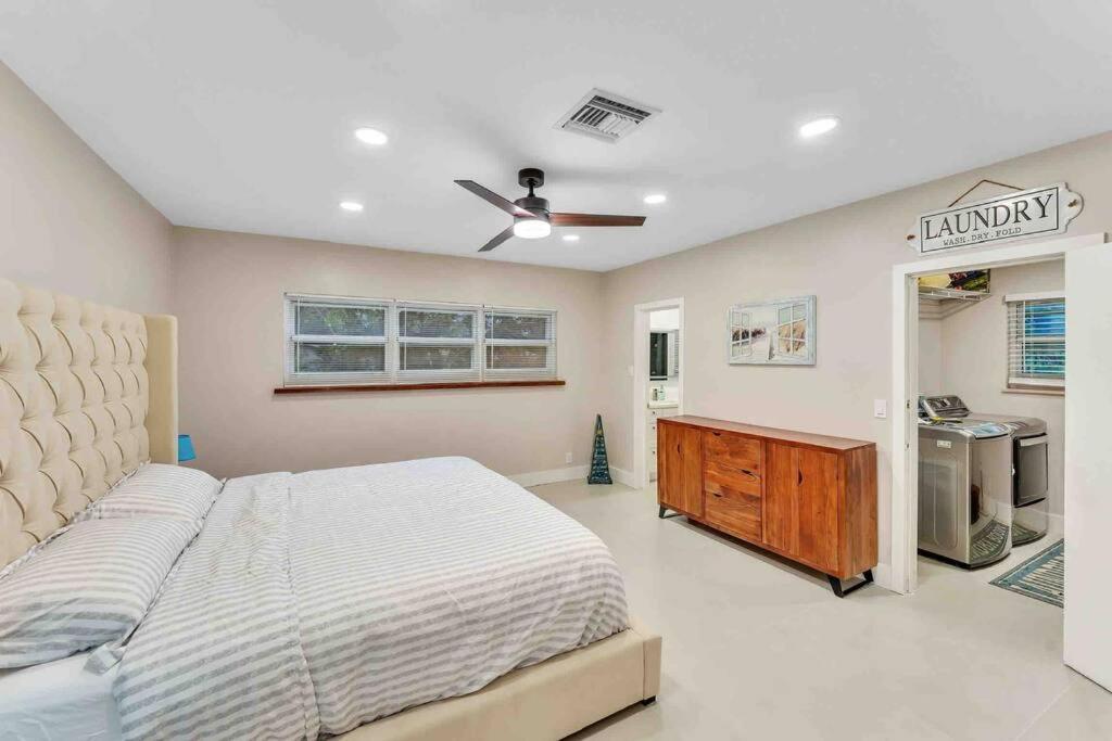 Rare Hidden Getaway Heated Pool 1.5 acres! Sleeps 16 Villa Fort Lauderdale Buitenkant foto
