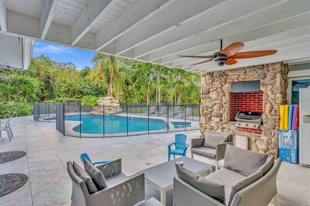 Rare Hidden Getaway Heated Pool 1.5 acres! Sleeps 16 Villa Fort Lauderdale Buitenkant foto