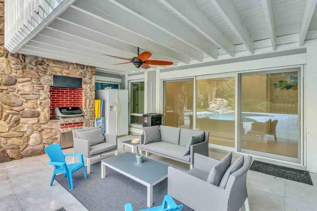 Rare Hidden Getaway Heated Pool 1.5 acres! Sleeps 16 Villa Fort Lauderdale Buitenkant foto