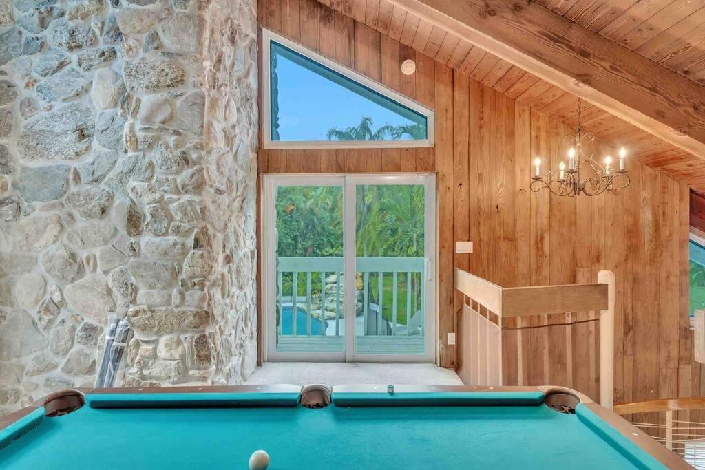 Rare Hidden Getaway Heated Pool 1.5 acres! Sleeps 16 Villa Fort Lauderdale Buitenkant foto