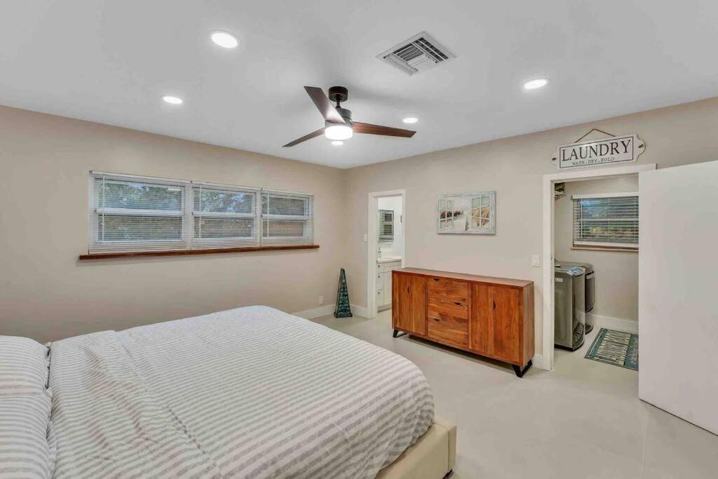 Rare Hidden Getaway Heated Pool 1.5 acres! Sleeps 16 Villa Fort Lauderdale Buitenkant foto