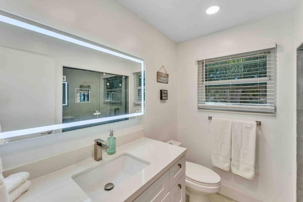 Rare Hidden Getaway Heated Pool 1.5 acres! Sleeps 16 Villa Fort Lauderdale Buitenkant foto