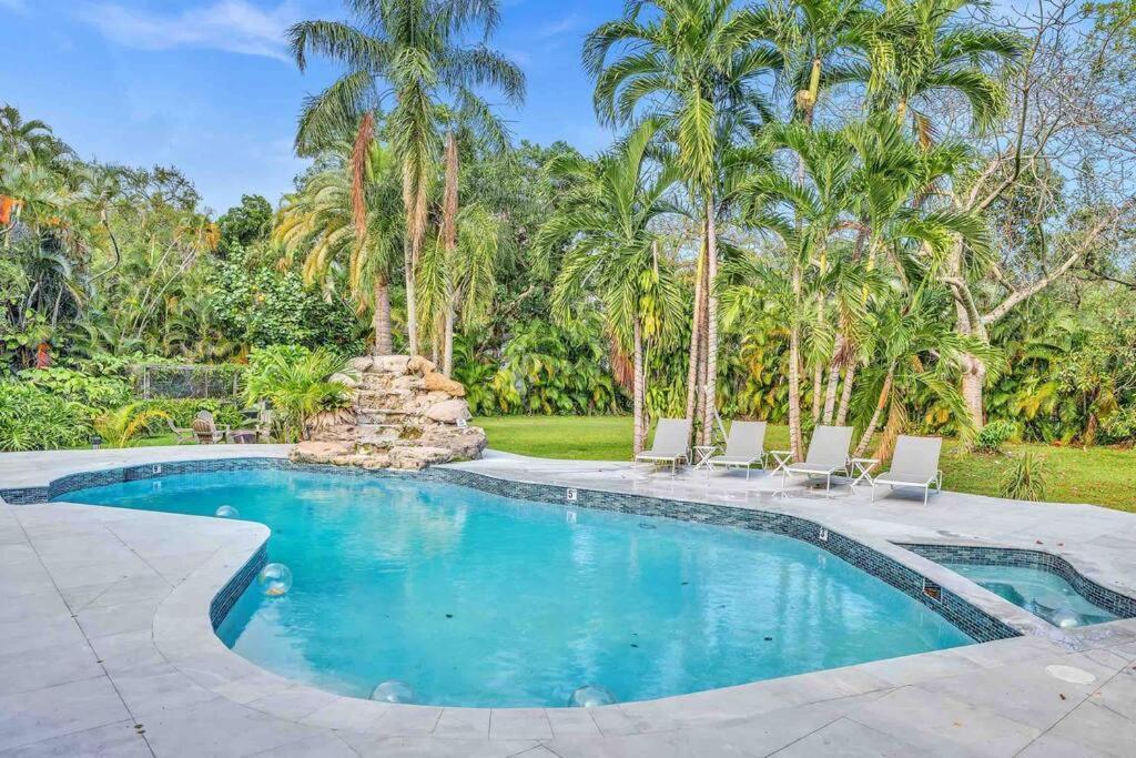 Rare Hidden Getaway Heated Pool 1.5 acres! Sleeps 16 Villa Fort Lauderdale Buitenkant foto
